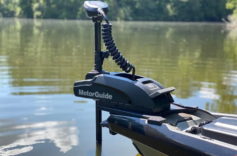 Moteur avant électrique Motorguide alimenté par batterie lithium Powee